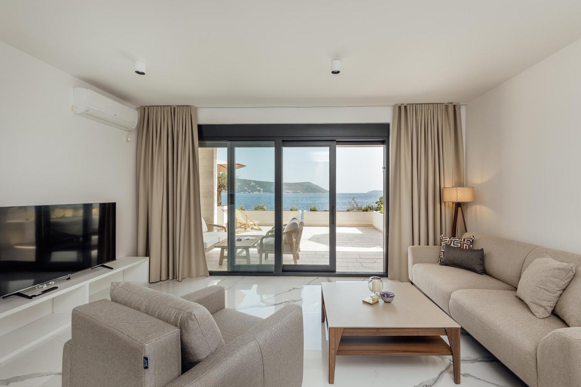 Savina Beachfront Oasis Herceg Novi Ngoại thất bức ảnh