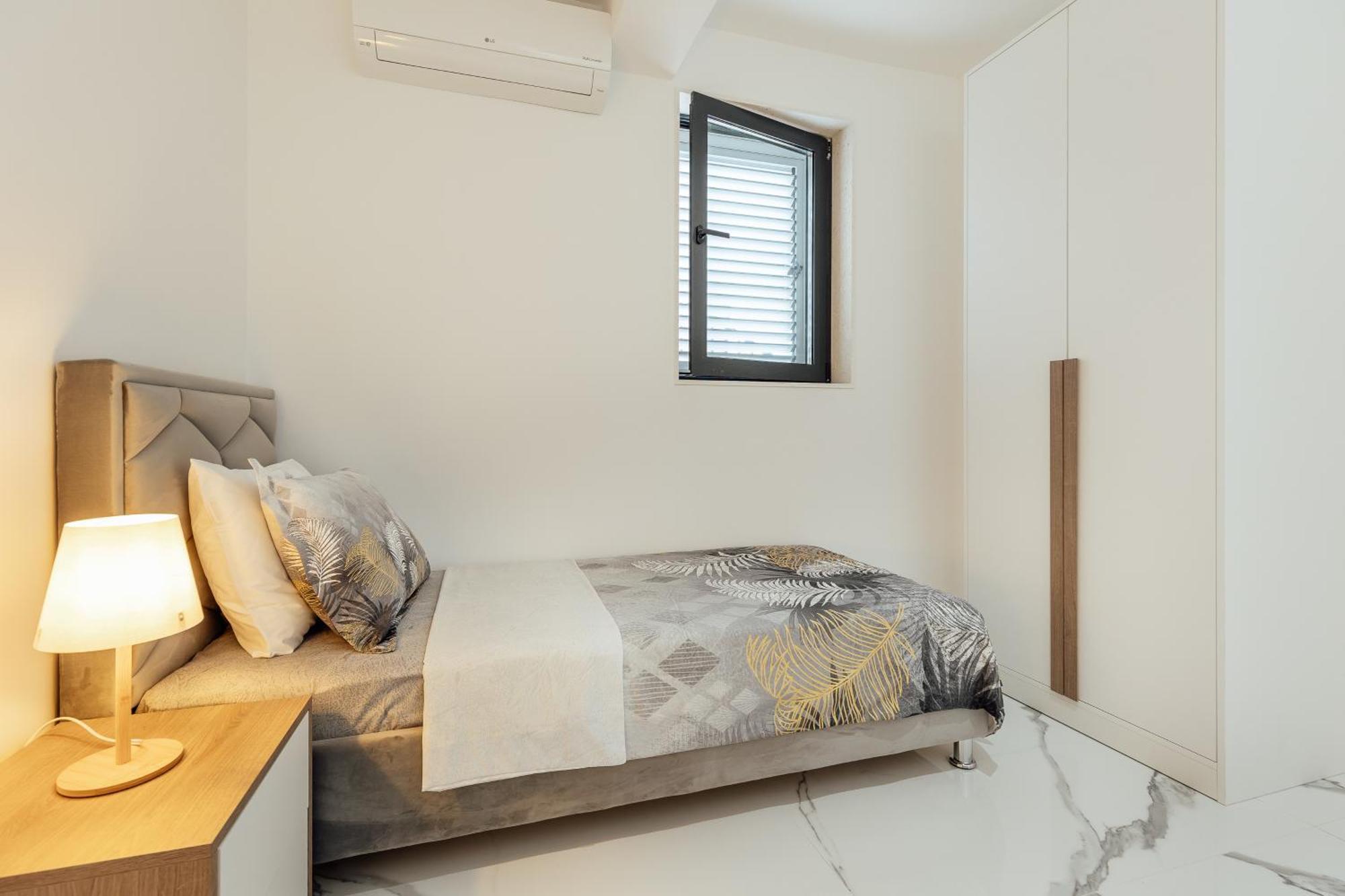 Savina Beachfront Oasis Herceg Novi Ngoại thất bức ảnh