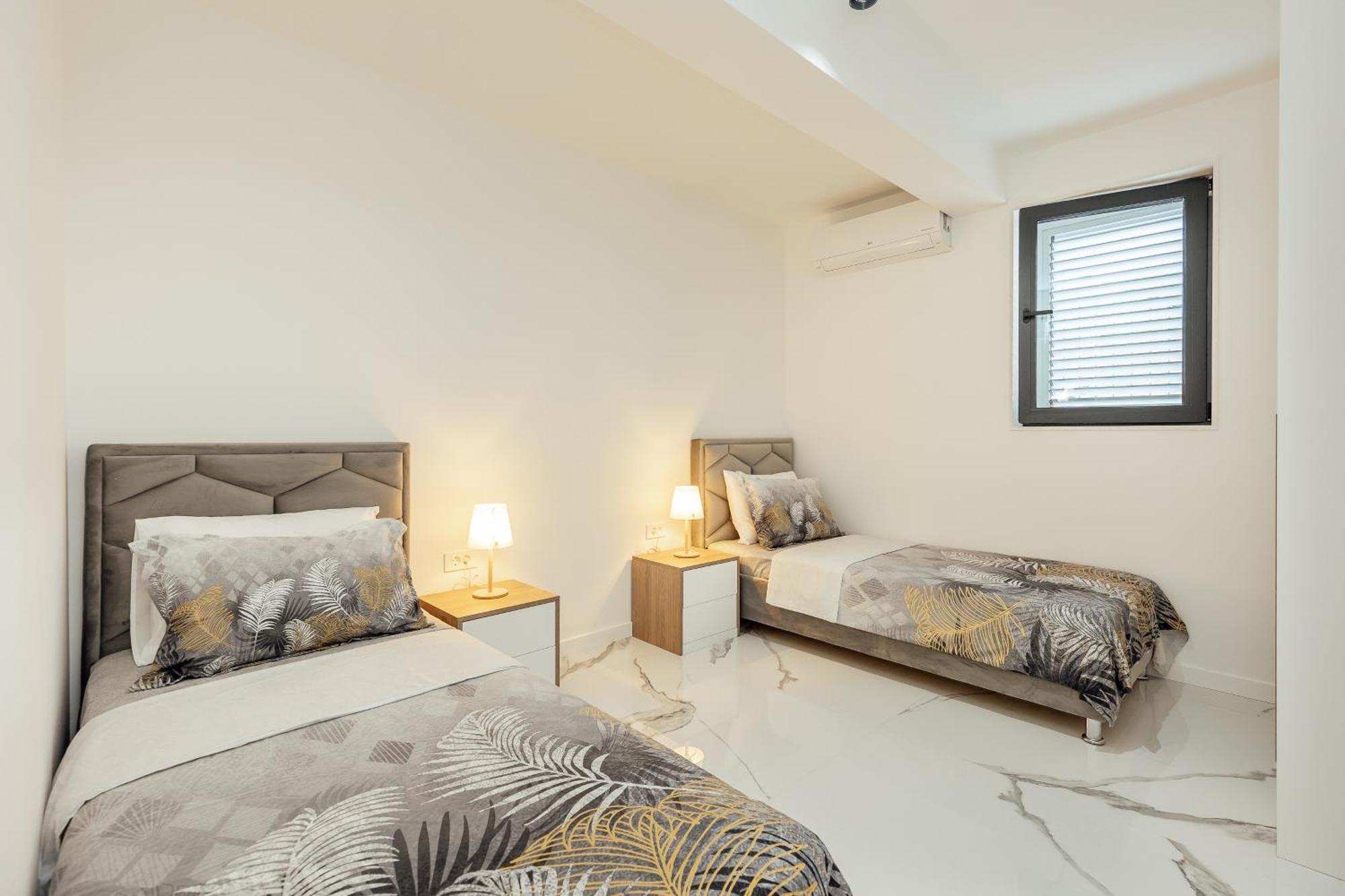 Savina Beachfront Oasis Herceg Novi Ngoại thất bức ảnh