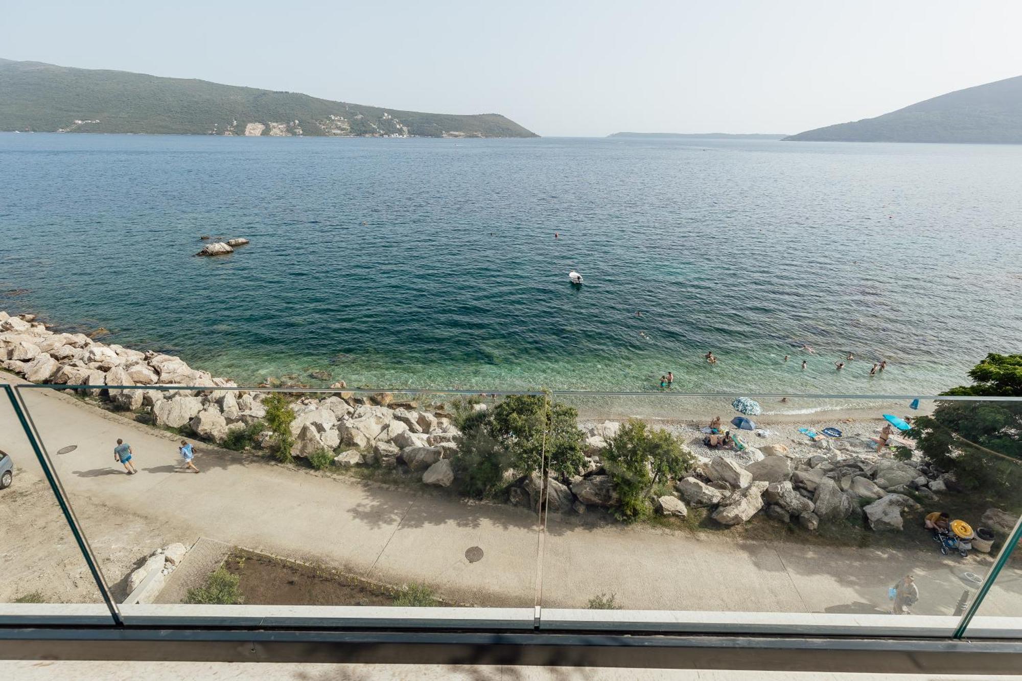 Savina Beachfront Oasis Herceg Novi Ngoại thất bức ảnh