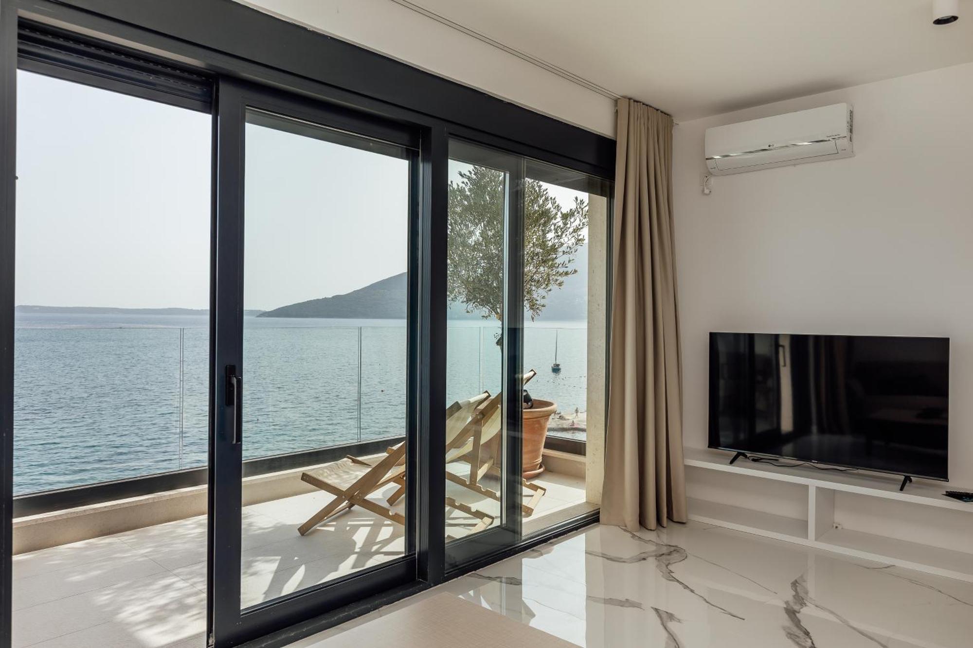 Savina Beachfront Oasis Herceg Novi Ngoại thất bức ảnh