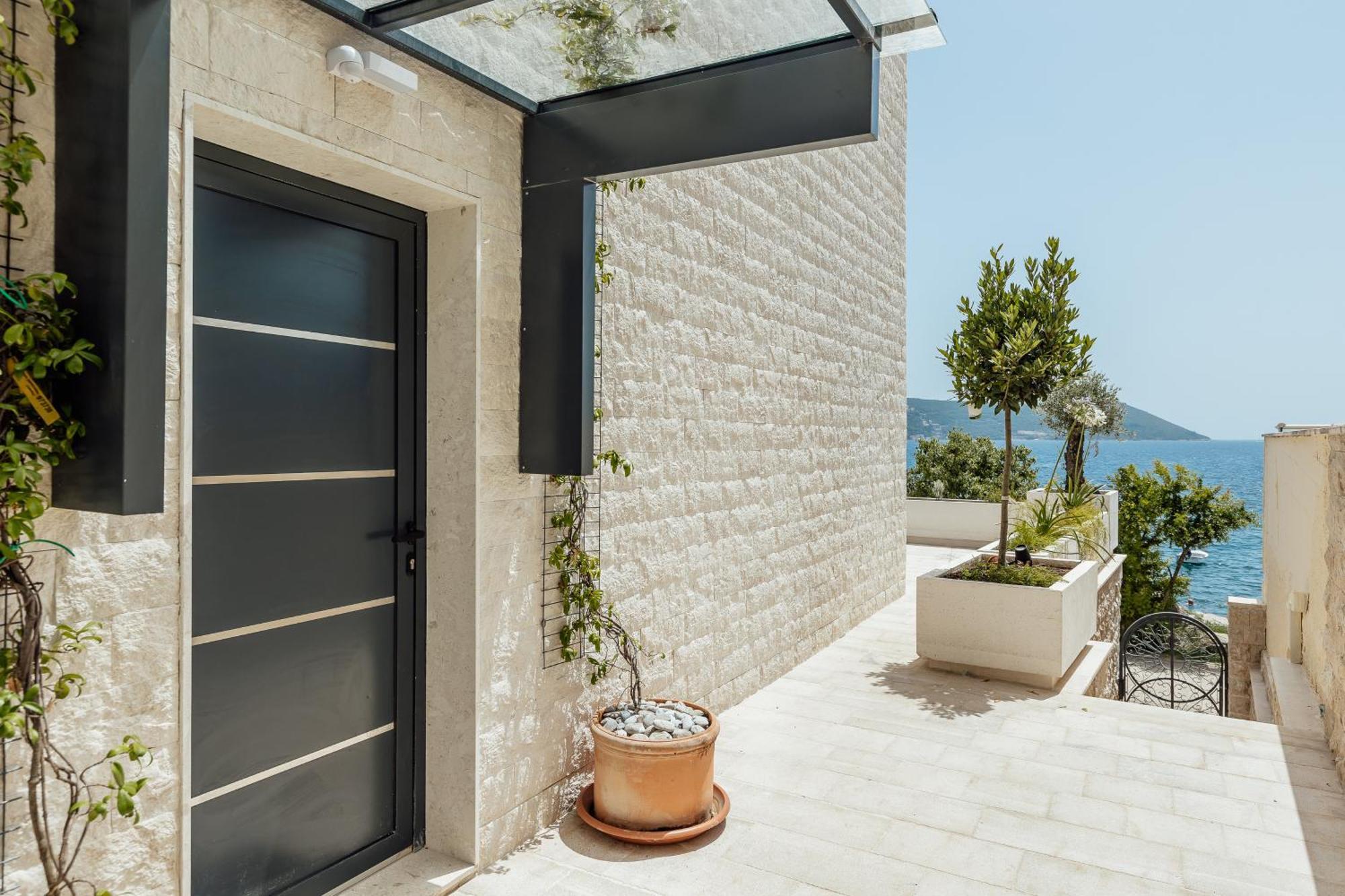 Savina Beachfront Oasis Herceg Novi Ngoại thất bức ảnh