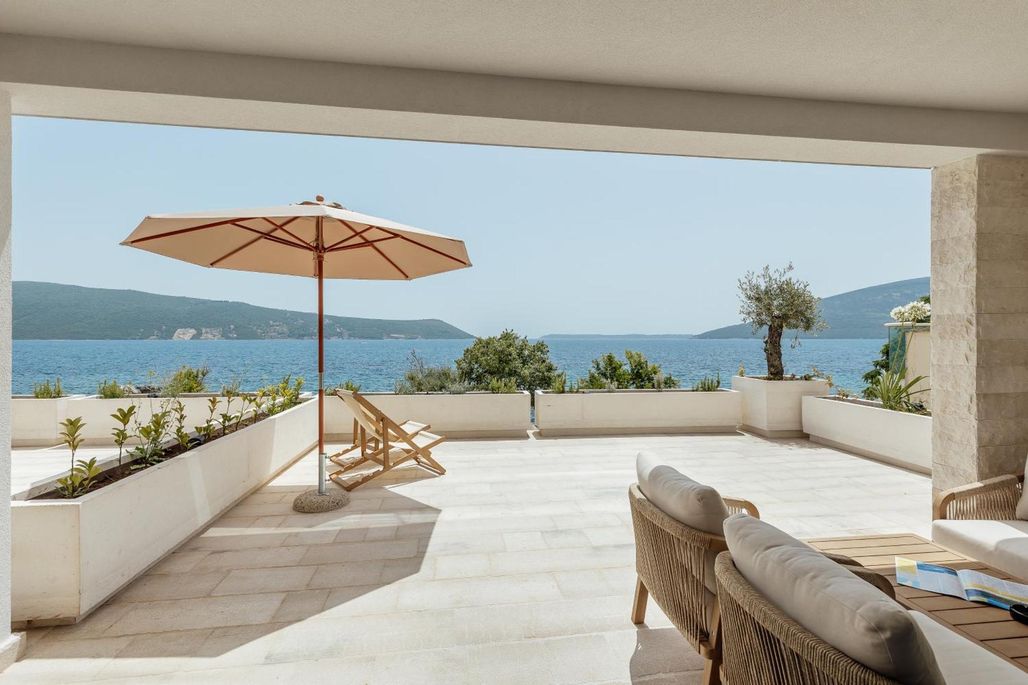 Savina Beachfront Oasis Herceg Novi Ngoại thất bức ảnh
